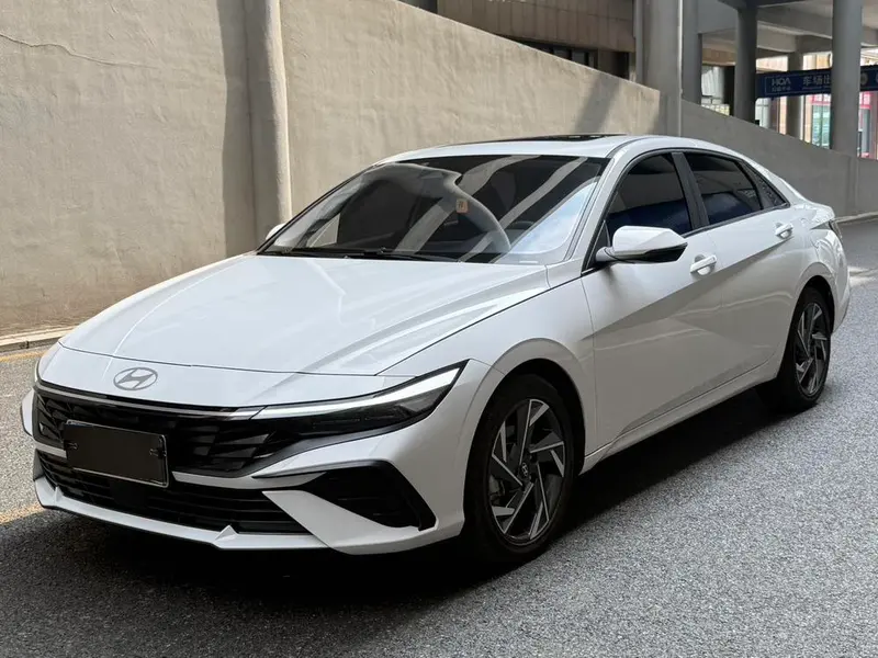Hyundai Elantra, 2023