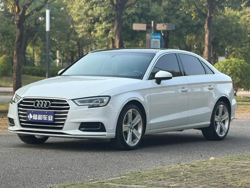Audi A3 30 Version Limousine 35 TFSI Style Version, 2018 — фото 1