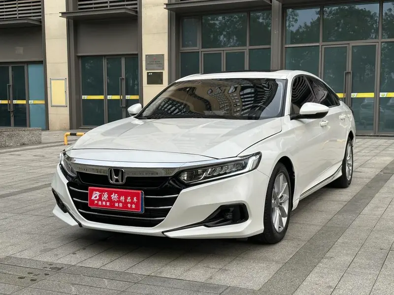 Honda Accord 260TURBO Luxury Edition, 2022 — фото 1