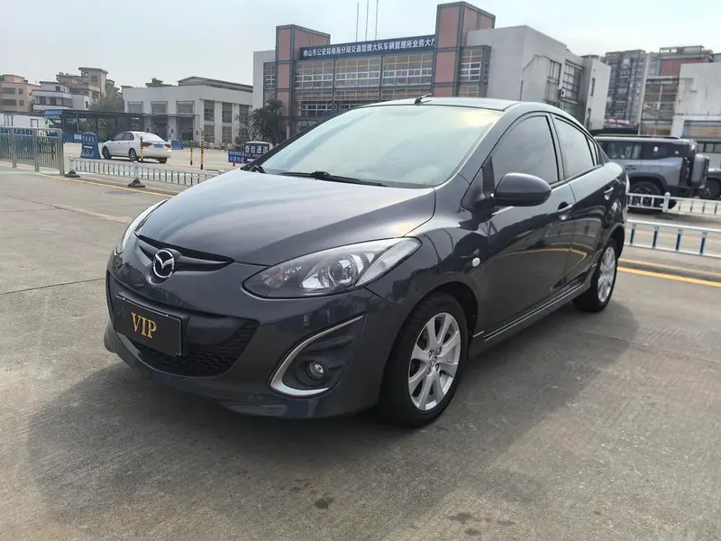 Mazda 2, 2012