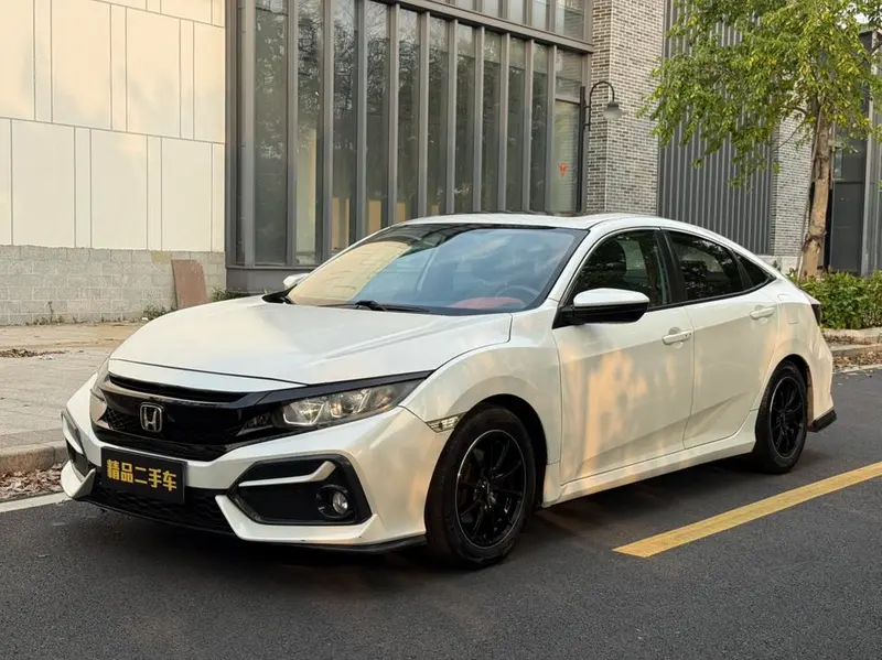 Honda Civic 220TURBO CVT Luxury Edition, 2016 — фото 1
