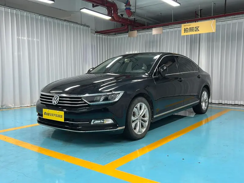 Volkswagen Magotan Facelift 330TSI DSG Luxury Version, 2018 — фото 1