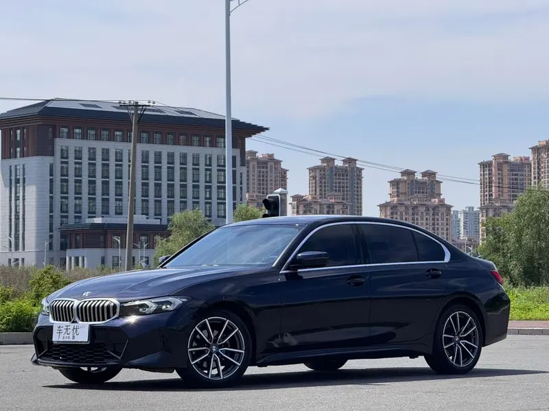 BMW 3-Series, 2023