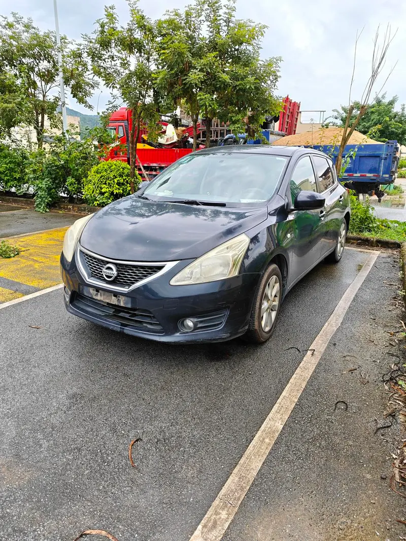 Nissan Tiida 1.6L CVT Comfort Version, 2011 — фото 1