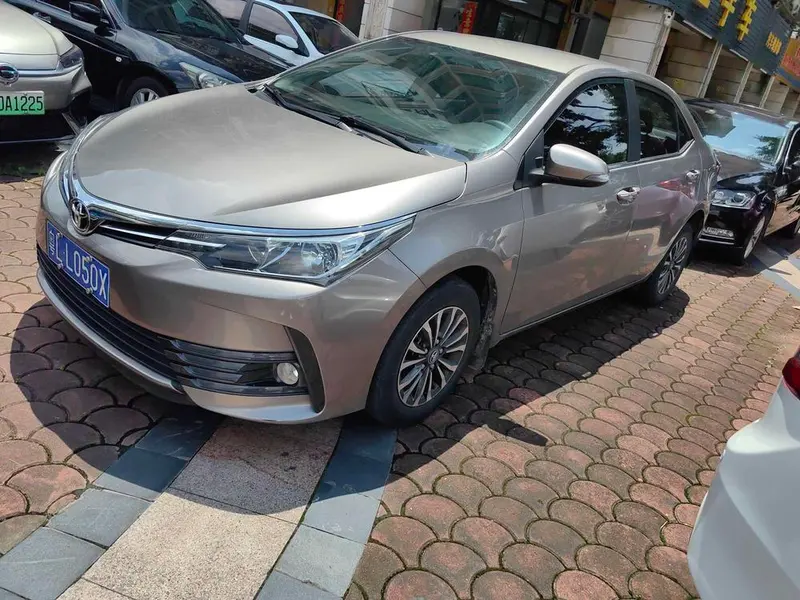 Toyota Corolla Facelift 1.2T S-CVT GL CN5, 2017 — фото 1