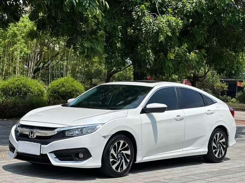 Honda Civic 220TURBO CVT Luxury Edition, 2016 — фото 1