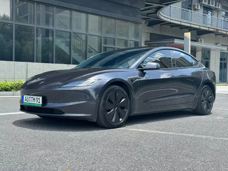 Tesla Model 3 Edition, 2023 — фото 1