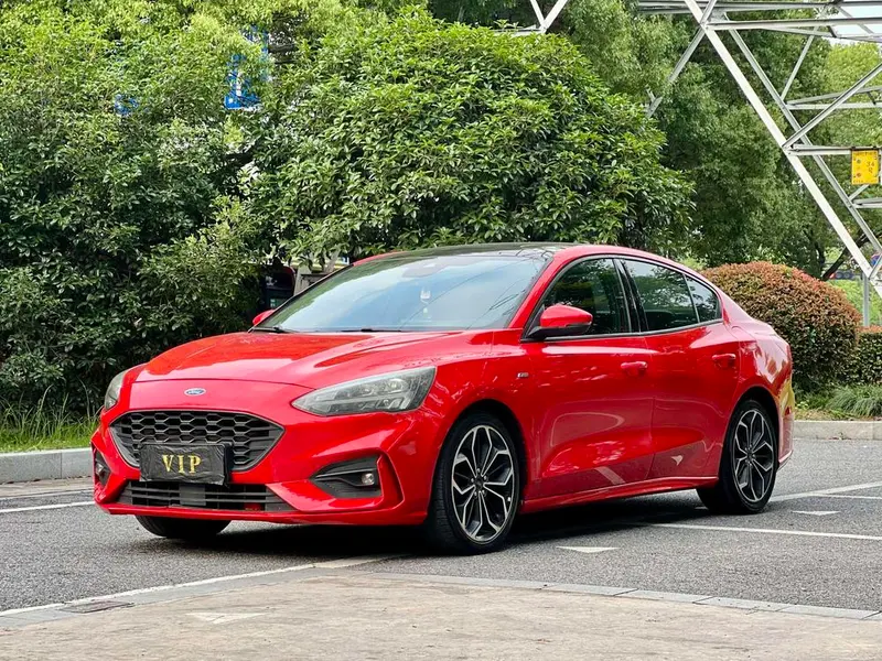 Ford Focus Sedan EcoBoost 180 Auto ST Line, 2019 — фото 1