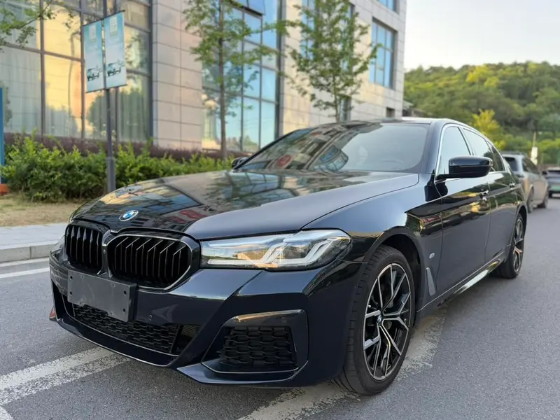 BMW 5-Series, 2022
