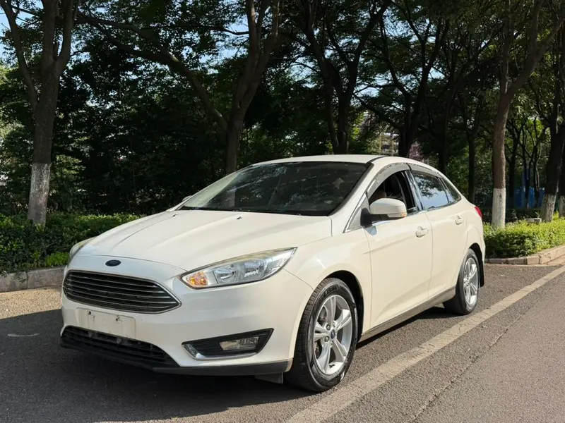 Ford Focus Classic Edition Sedan 1.6L Auto Comfort Version Edition, 2018 — фото 1