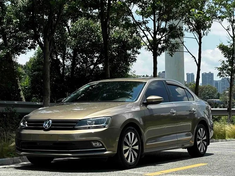 Volkswagen Sagitar, 2015