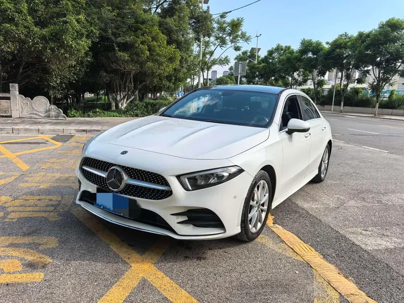 Mercedes-Benz A-Class Facelift A 200 L Sport Fashion Version, 2020 — фото 1