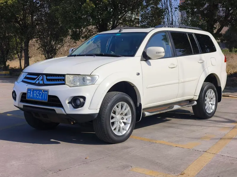 Mitsubishi Pajero Sport, 2013