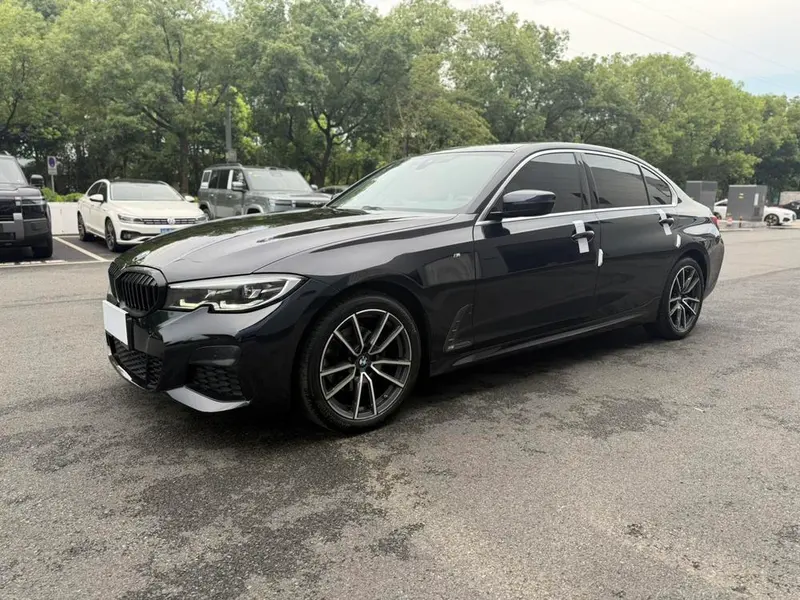 BMW 3-Series, 2022