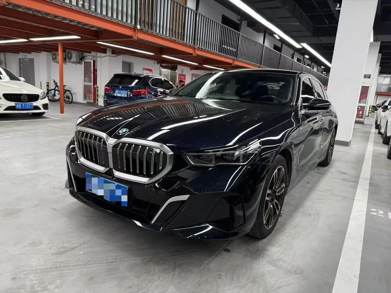 BMW 5-Series, 2024