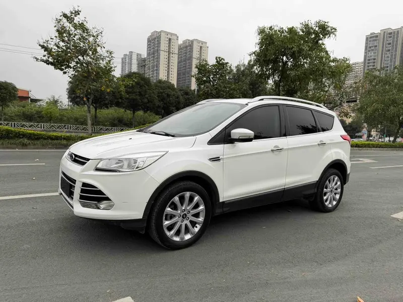Ford Kuga, 2013