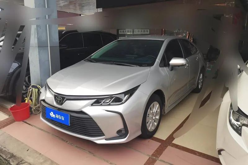Toyota Corolla 1.2T S-CVT GL Edition, 2019 — фото 1