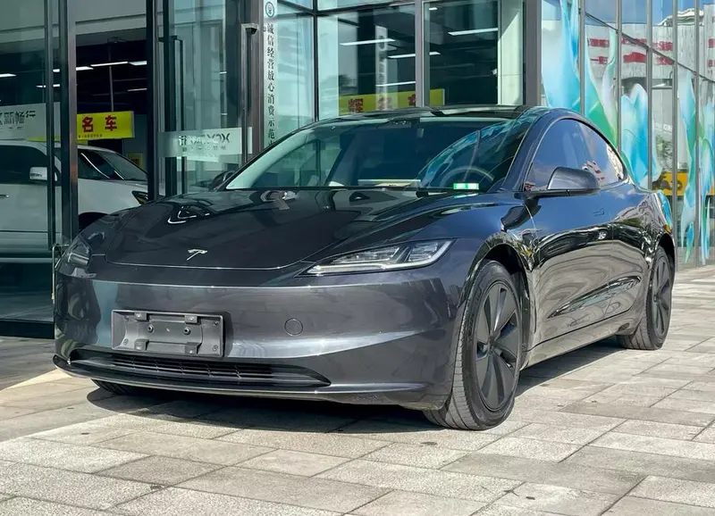 Tesla Model 3 Long Range AWD Edition, 2023 — фото 1