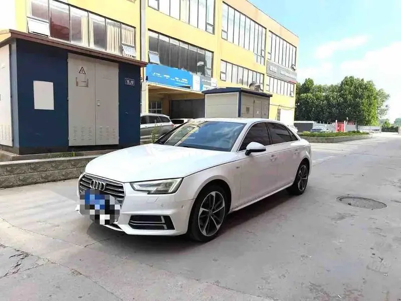 Audi A4L, 2018