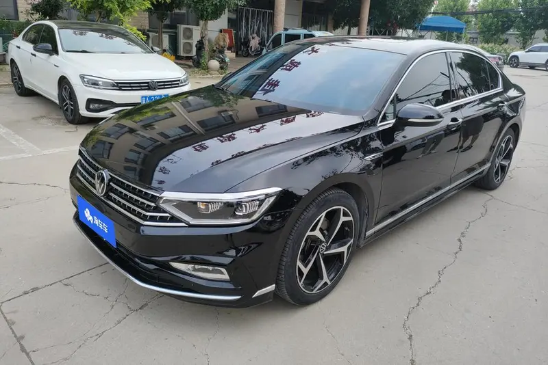 Volkswagen Magotan 200 Anniversary Edition 330TSI DSG Luxury Version, 2023 — фото 1