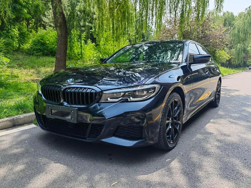 BMW 3-Series, 2022