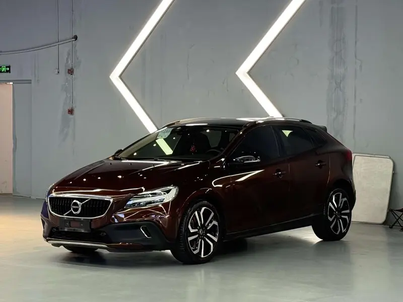 Volvo V40, 2017