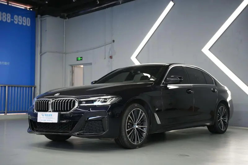 BMW 5-Series, 2022