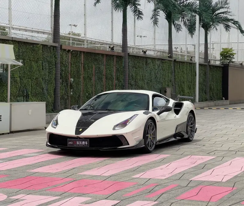 Ferrari 488, 2015
