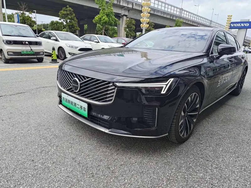 Volvo S90 PHEV T8 4WD Long Range Luxury Edition, 2026 — фото 1