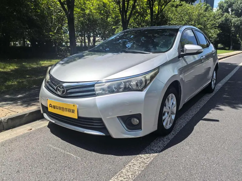Toyota Corolla 1.6L CVT GL-i Leather Edition, 2014 — фото 1