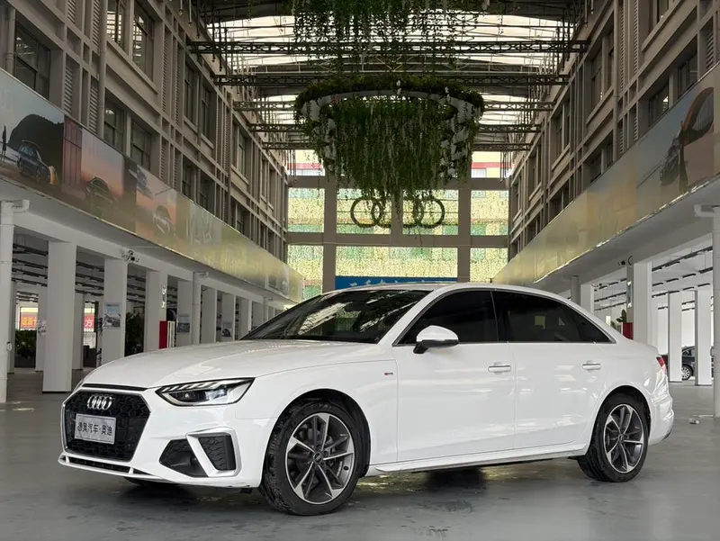 Audi A4L, 2023