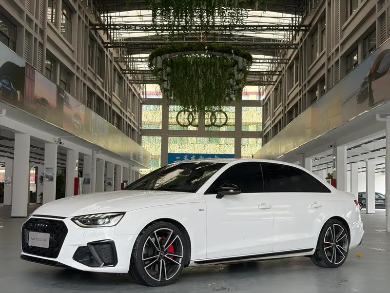 Audi A4L, 2023