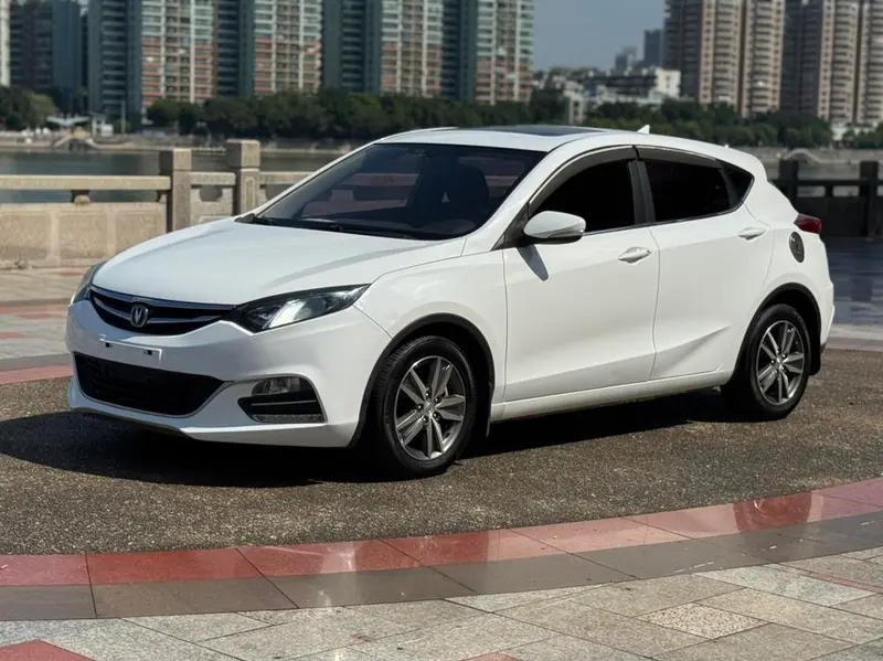 Changan Eado XT 1.6L Manual Cool Version, 2016 — фото 1