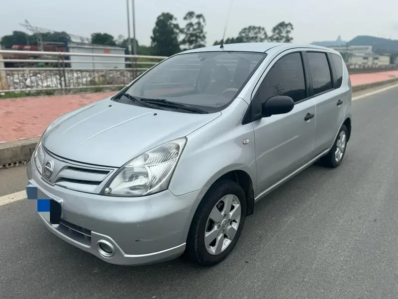 Nissan Livina, 2010