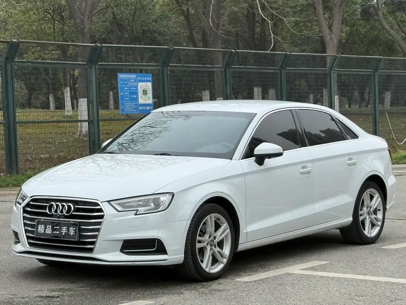 Audi A3 Limousine 35 TFSI Version CN6, 2020 — фото 1
