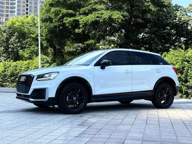 Audi Q2L, 2021