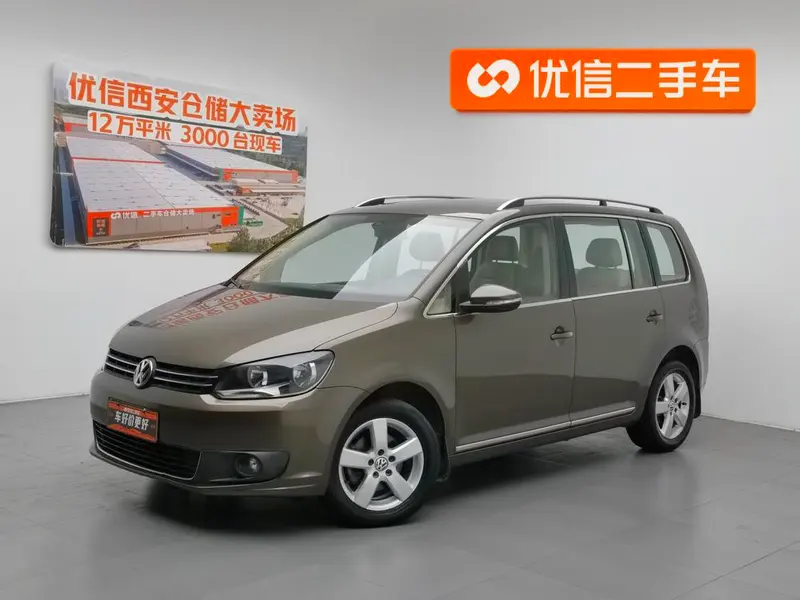Volkswagen Touran 1.4T Manual Comfort Edition 5 Seater, 2013 — фото 1