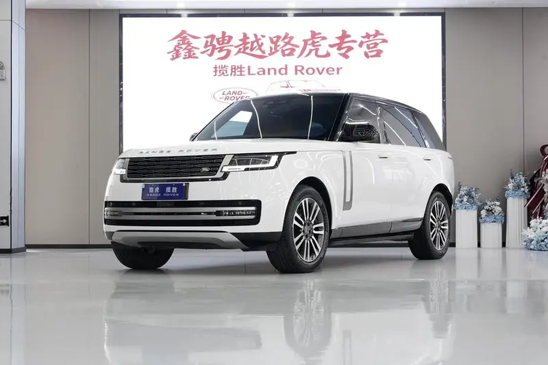 Land Rover Range Rover 3.0 L6 400PS Extended Edition, 2024 — фото 1