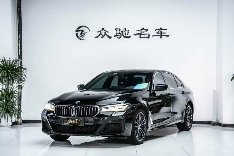 BMW 5-Series, 2022