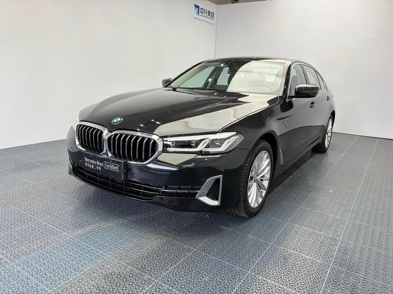 BMW 5-Series, 2022