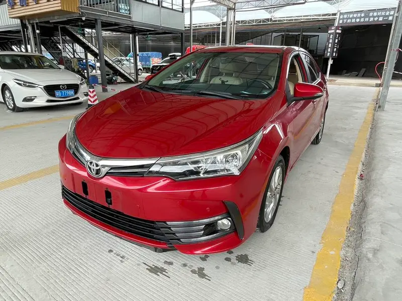 Toyota Corolla Facelift 1.2T S-CVT GL-i Leather Edition CN5, 2017 — фото 1