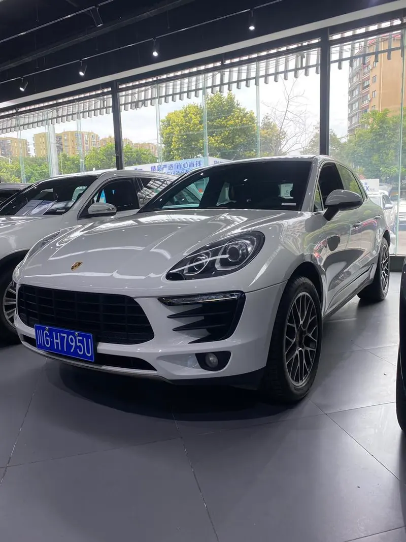 Porsche Macan, 2014