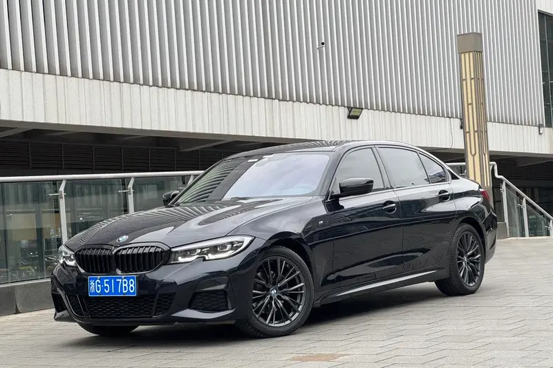 BMW 3-Series, 2022