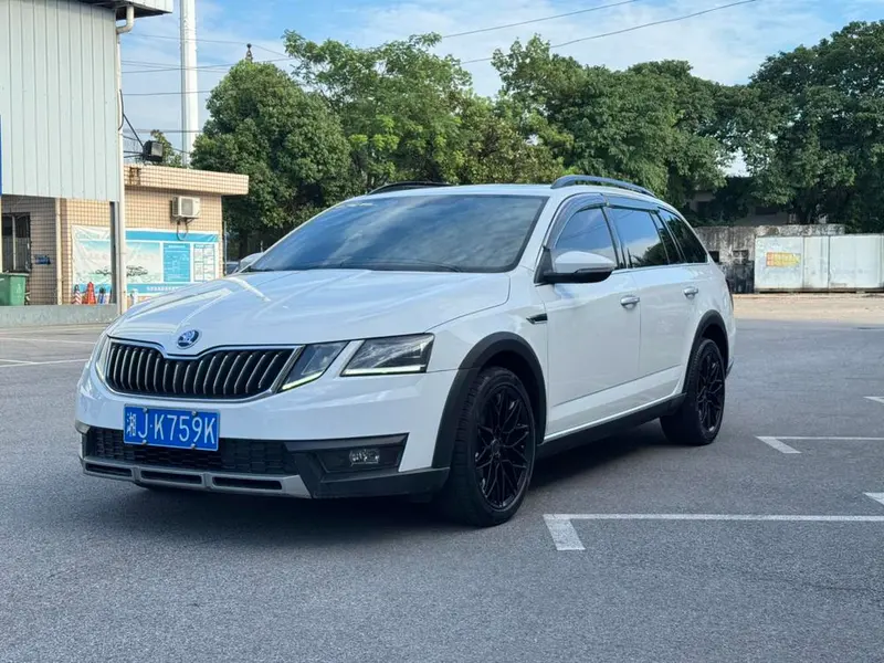 Skoda Octavia 旅行车 TSI280 DSG Флагман нормы China VI, 2019 — фото 1