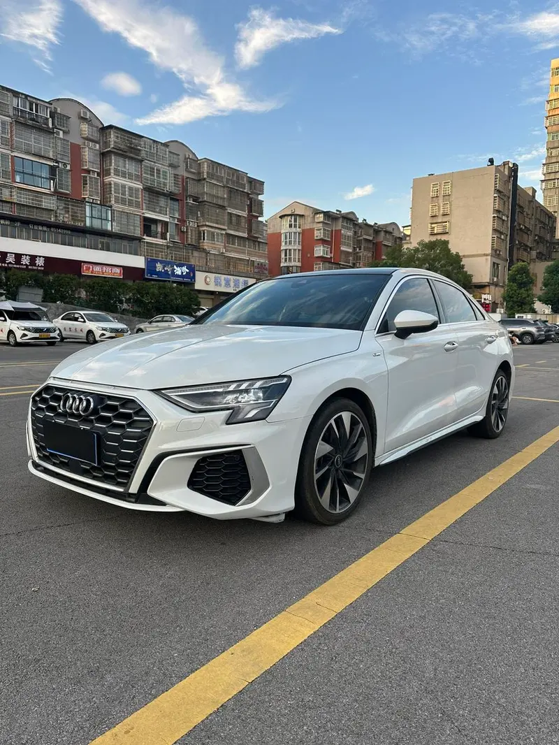 Audi A3 A3L Limousine 35 TFSI Luxury Sport Version, 2021 — фото 1