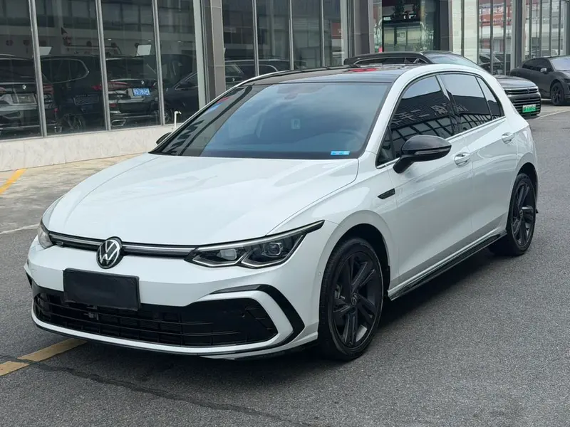 Volkswagen Golf, 2023