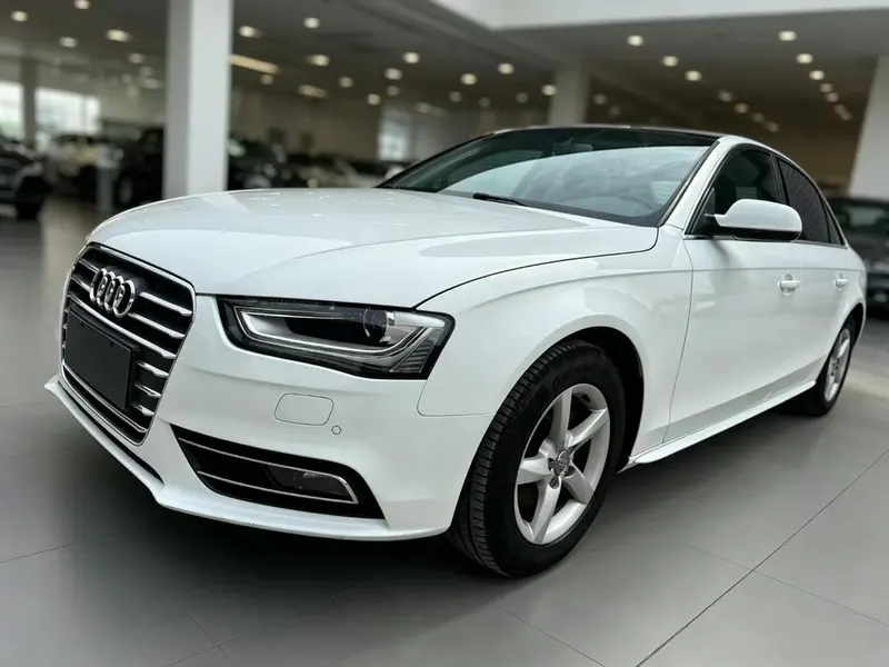 Audi A4L 35 TFSI Auto Standard Version, 2013 — фото 1