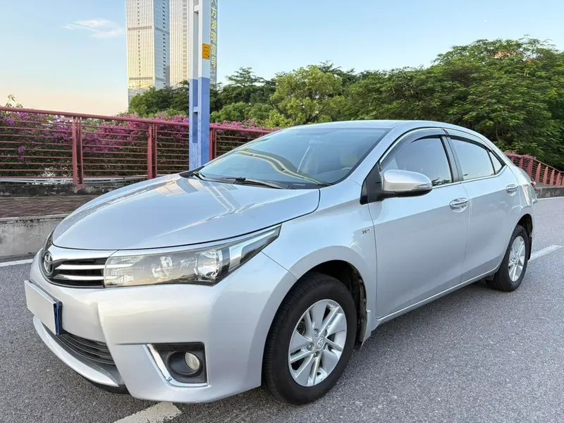 Toyota Corolla 1.6L CVT GL, 2014 — фото 1