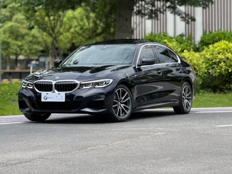 BMW 3-Series, 2022
