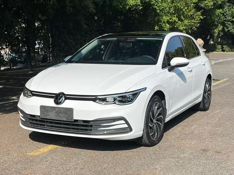 Volkswagen Golf, 2023